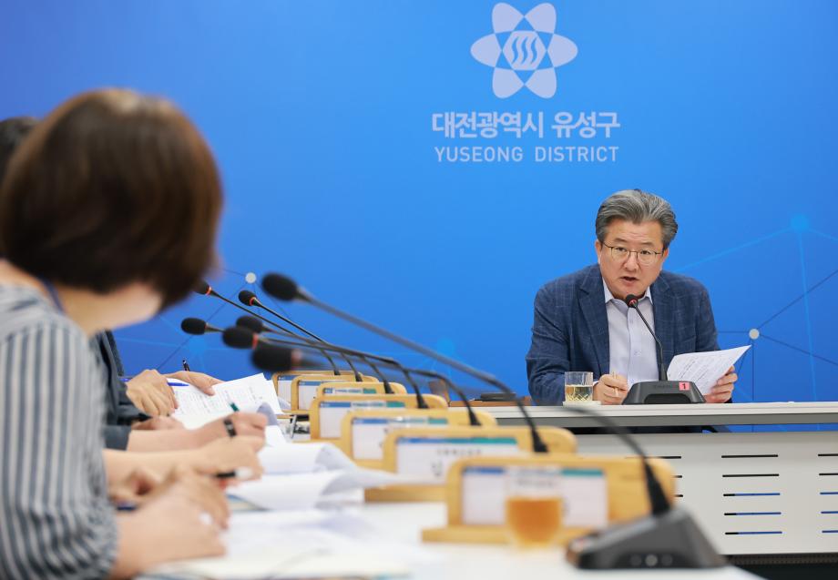 (7 13) 1 정용래 유성구청장 의회와의 협력소통에 만전 기하라 사진.jpg