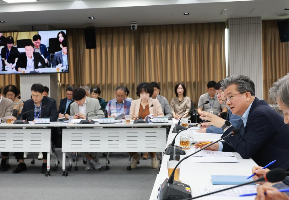 (8 10) 1 정용래 유성구청장 지역화폐 등 대전시와 정책공조 만전 사진.jpg