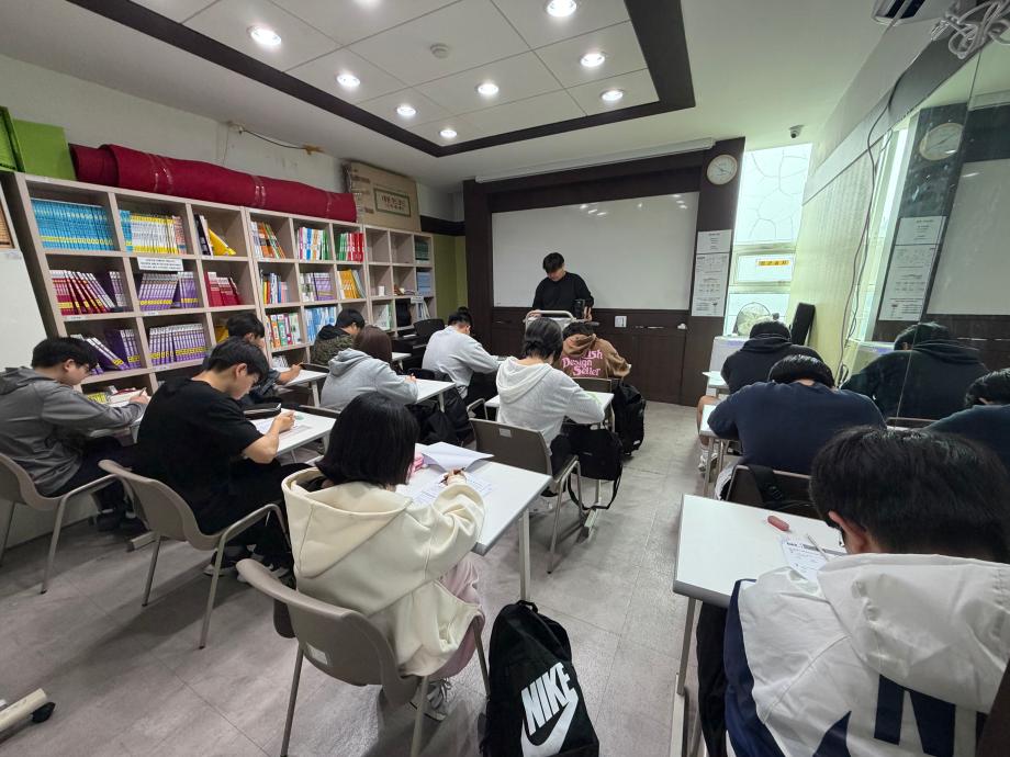 (9 3) 2 유성구 꿈드림 청소년 155명 검정고시 대거 합격 사진.jpg