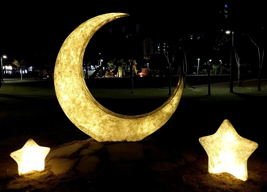 전민동 엑스포 근린공원 내 달빛 조형물 이미지