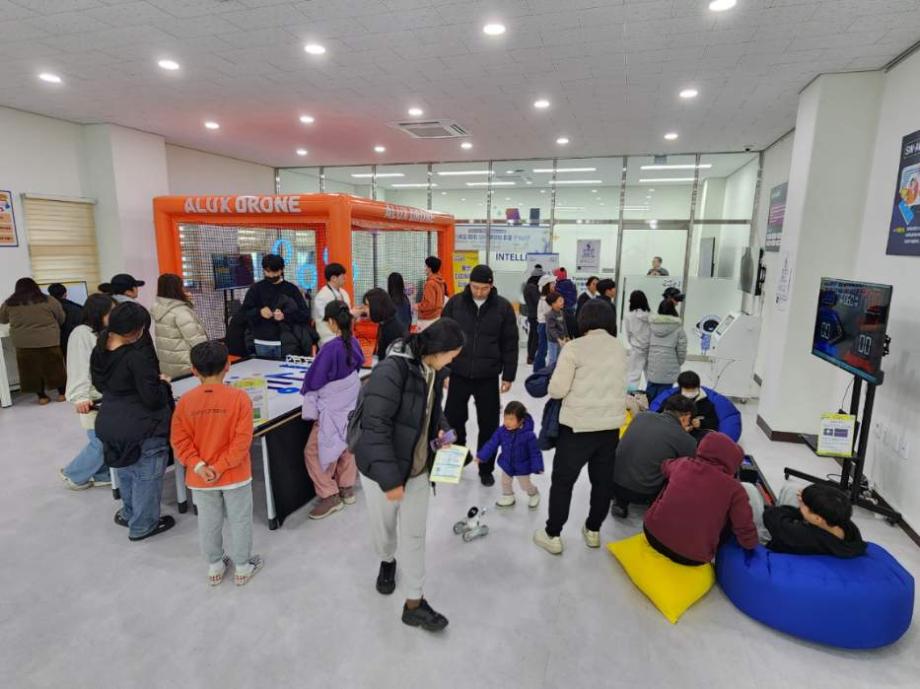 2025년 2월 25일 - 용산 디지털전환지원센터 개소 이미지