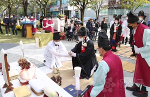 유성 온천수신제