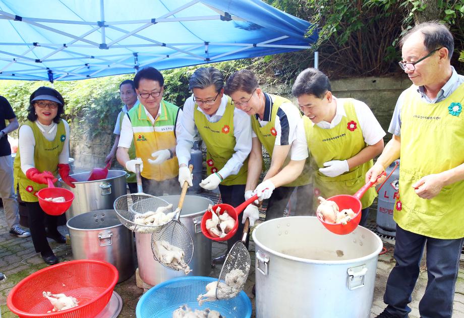 사랑의 삼계탕 나눔행사(2018.7.13) 이미지