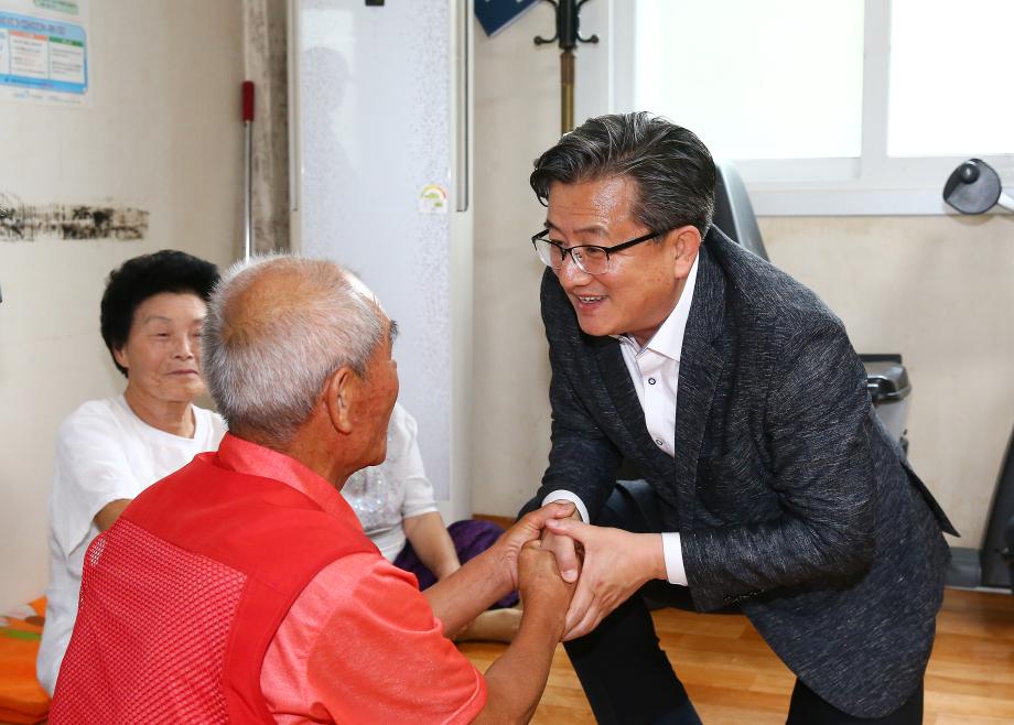 무더위쉼터인 경로당 방문(2018.8.6.) 이미지